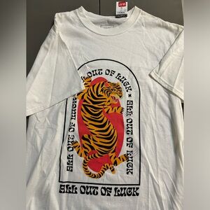 New tiger graphic tee